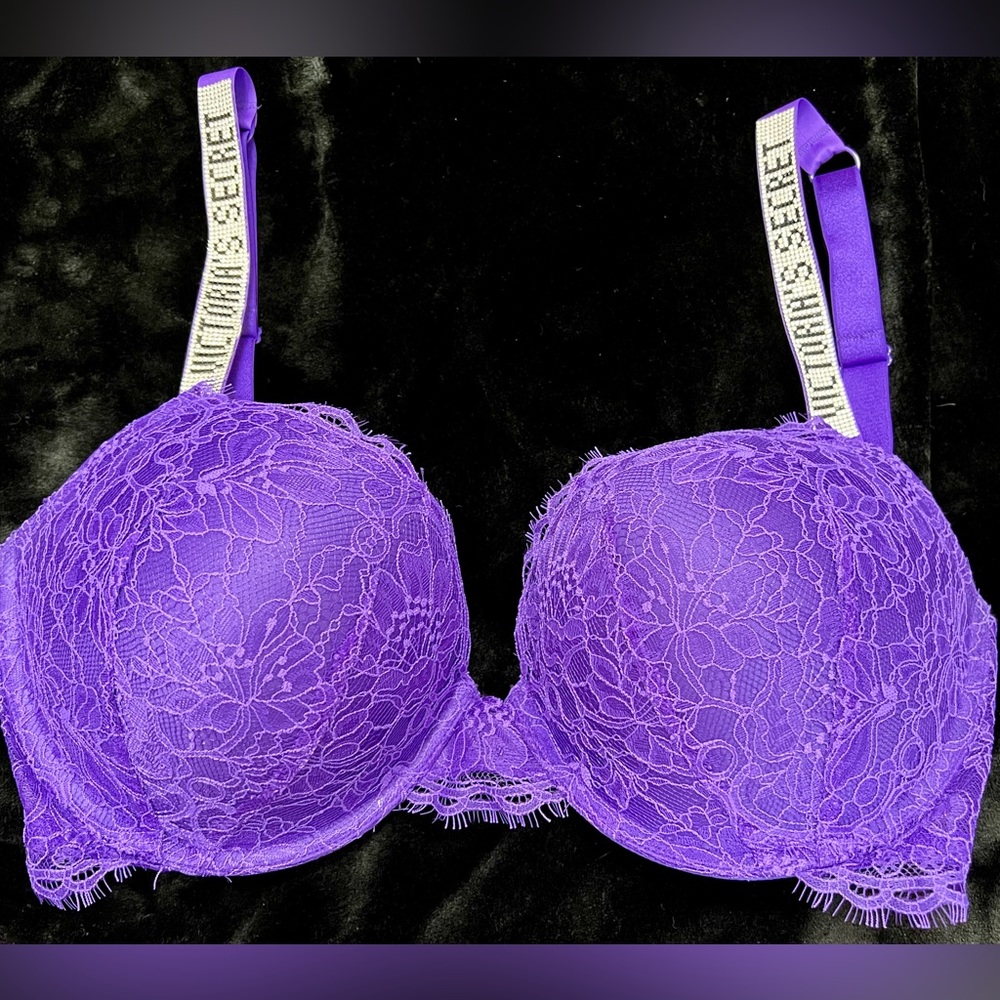 Victoria’s Secret “Very Sexy” Push Up Bra Purple 38DD Rhinestones